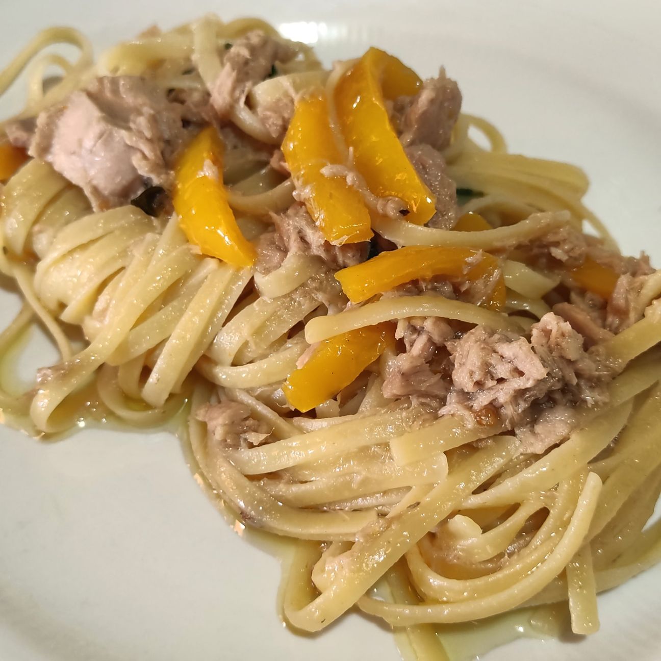 Linguine tonno e peperoni