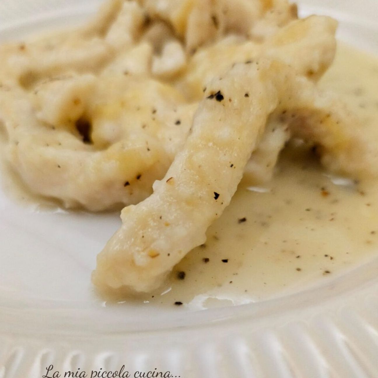 Straccetti di pollo cremosi al limone