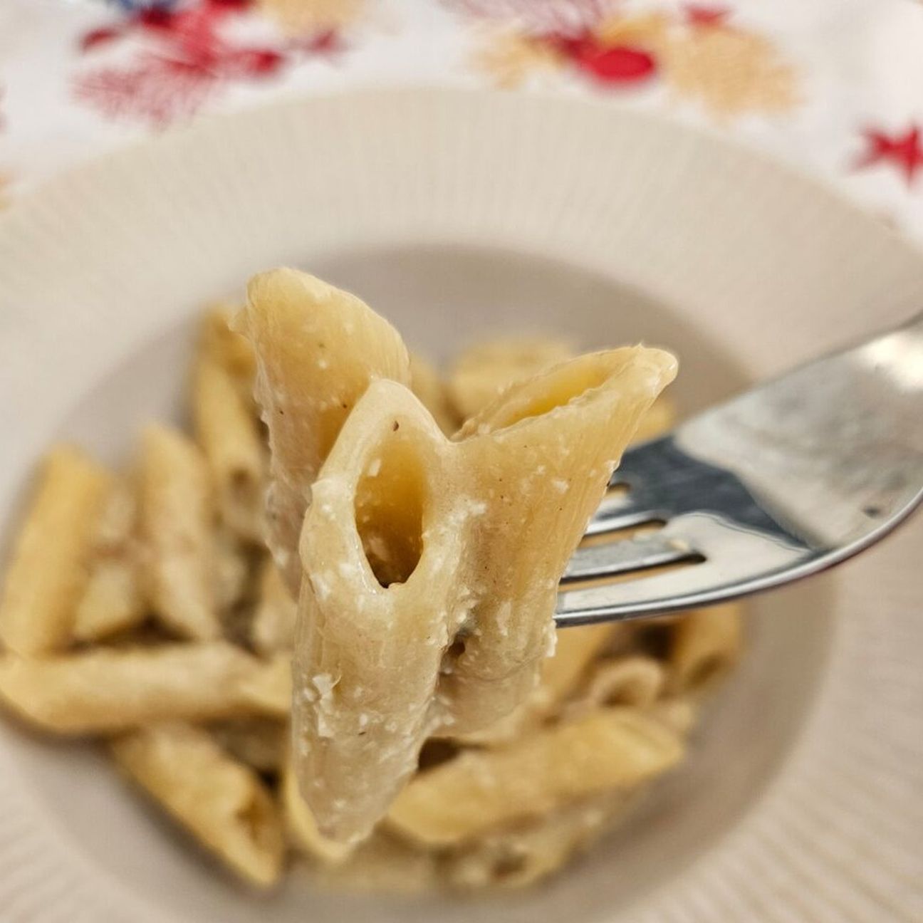 Penne rigate con salsa di noci vegana