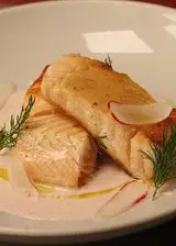 Ricetta Salmone su crema rosa al ravanello al profumo di aneto