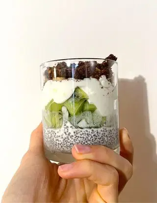 Ricetta Chia pudding con kiwi e biscotti di piottolina