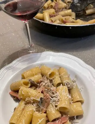 Ricetta Rigatoni con funghi e speck di piottolina