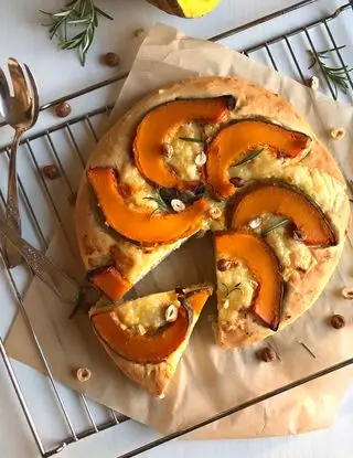 Ricetta Focaccia morbidissima zucca e formaggio di theblondeceliac