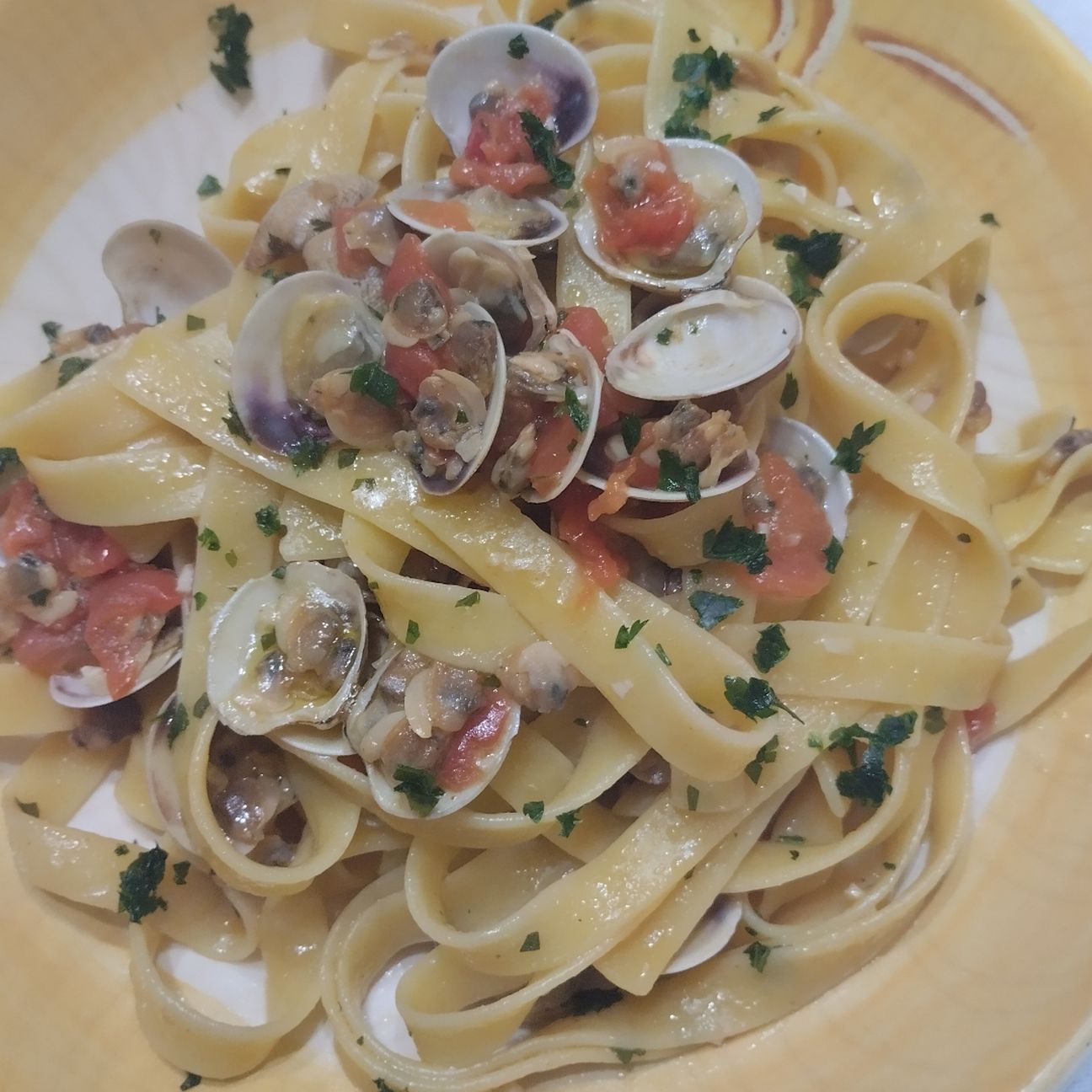 Tagliatelle Gluten free con vongole e pomodorini