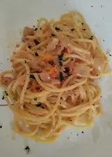 Ricetta Spaghettoni gluten free alla polpa di granchio, con pomodorini e cipolla