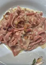 Ricetta Tagliatelle gluten free alla barbabietola con pancetta e pecorino romano