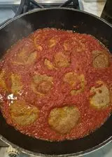 Ricetta Polpette gluten free di vitellone e patate con salsa di pomodoro di nostra produzione.