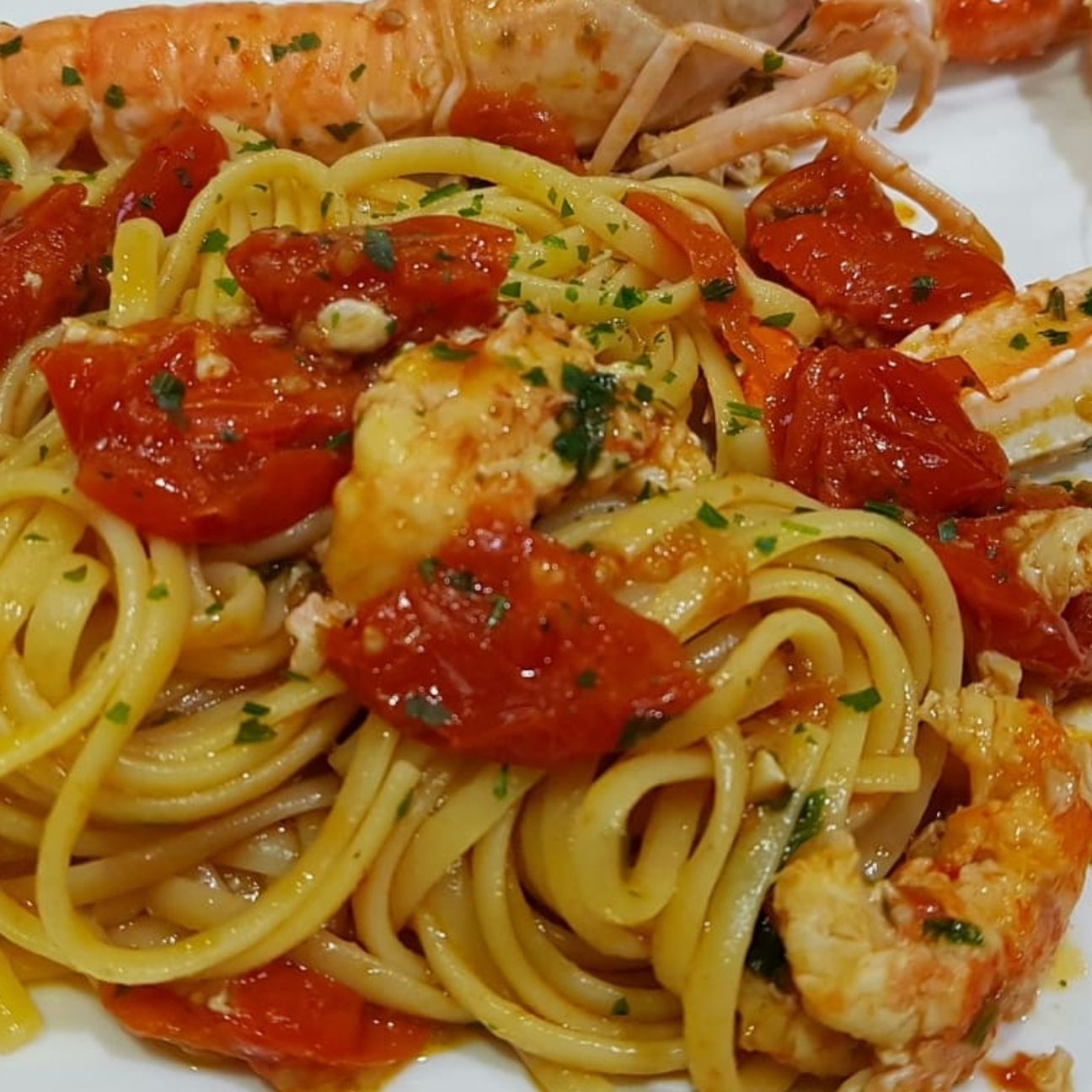 Linguine gluten free agli scampi, alla napoletana con il trucco della bisque