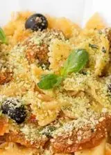 Ricetta Farfalle gluten free con olive, capperi e pomodori