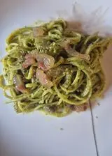 Ricetta Spaghetti gluten free al pesto di mandorle e noci con Speck