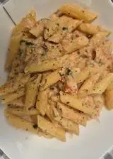 Ricetta Penne gluten free alla vodka salmone e gamberi