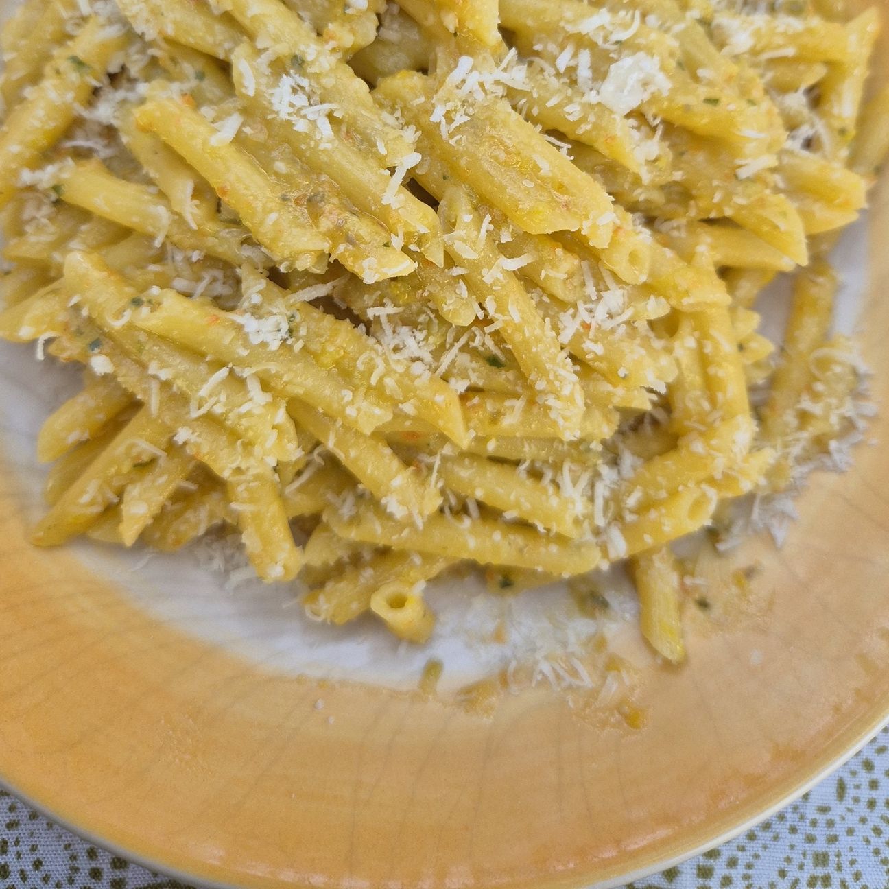 Pennettine gluten free al Pesto di Peperoni e Pecorino Romano