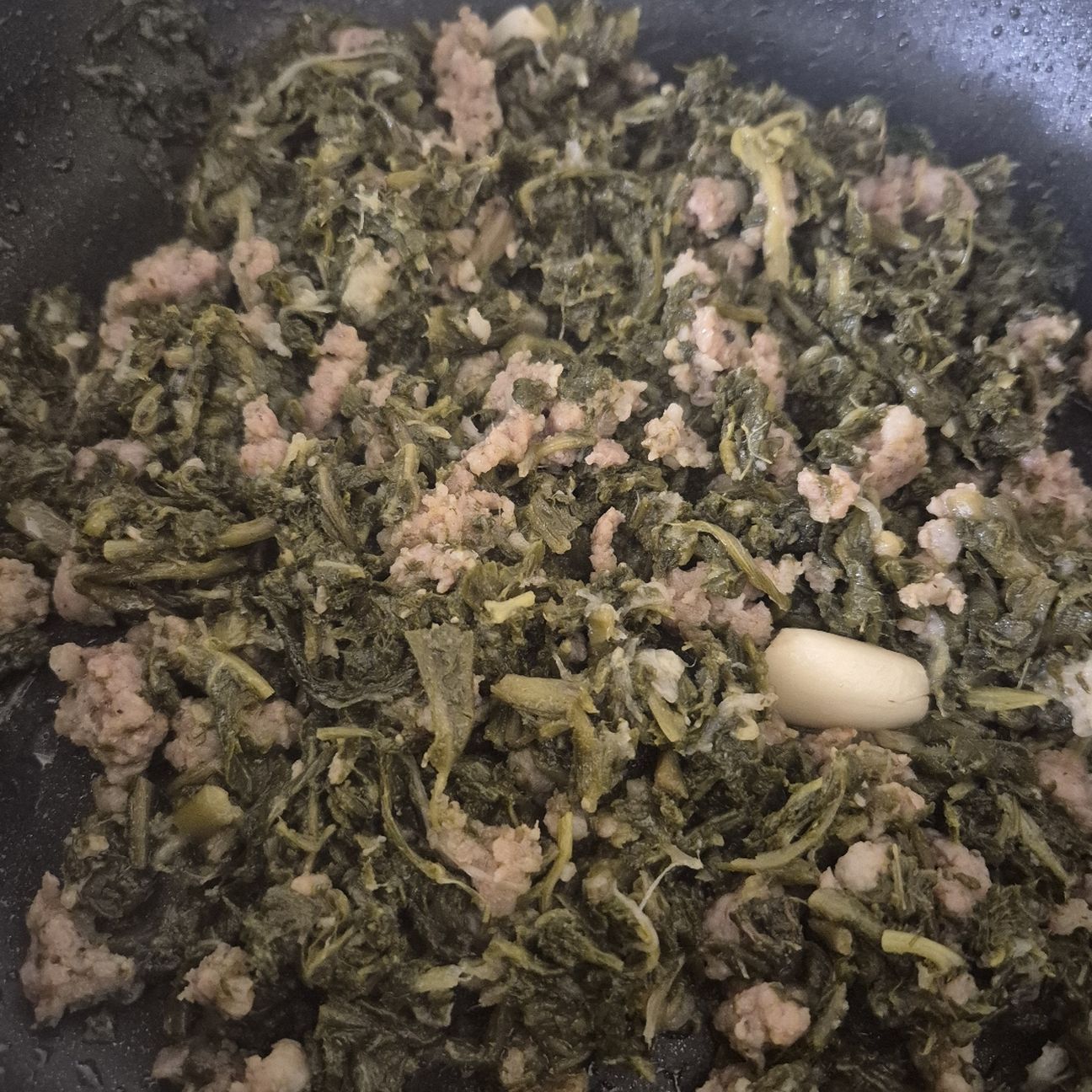 Erbi e Salsiccia saltati in padella