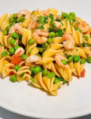 Ricetta Fusilloni gluten free con piselli, gamberi e pomodorini di marchichef