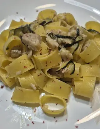 Ricetta Calamarata gluten free con zucchine, merluzzo e pepe rosa di marchichef