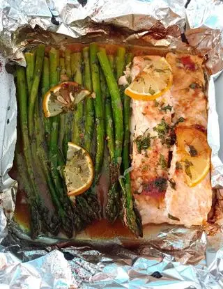 Ricetta Salmone al forno con asparagi di Biancaitc