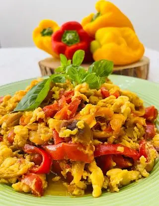 Ricetta 🌶🍳 PEPERONI E UOVA 🌶🍳 di Myummyfoodcorner