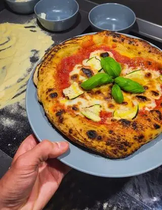 Ricetta Pizza contemporanea alta idratazione (80%) di gabrieletolentino02