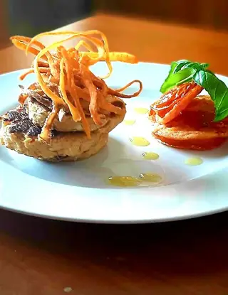 Ricetta Medaglioni di tacchino e patate con verdurine croccanti e pomodoro fritto di osteriadalele