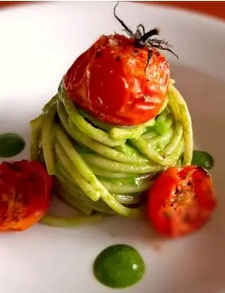 Ricetta Spaghettone al pesto di rucola e pomodorini confit di osteriadalele