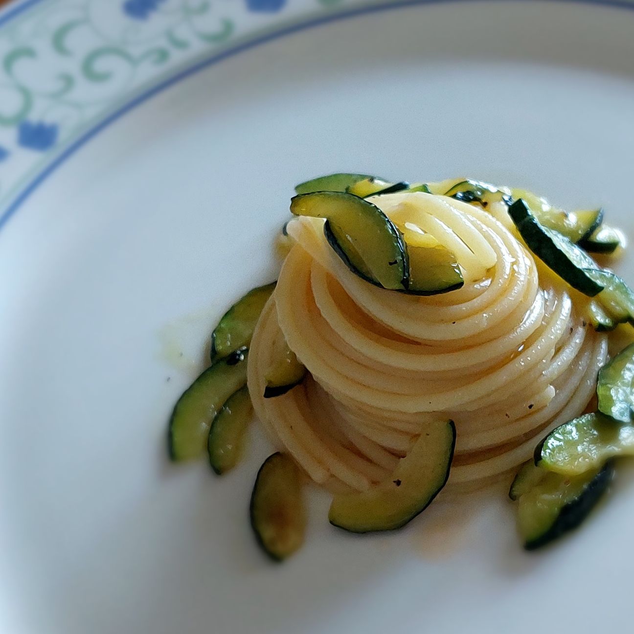 Spaghetti zucchine e colatura di alici
