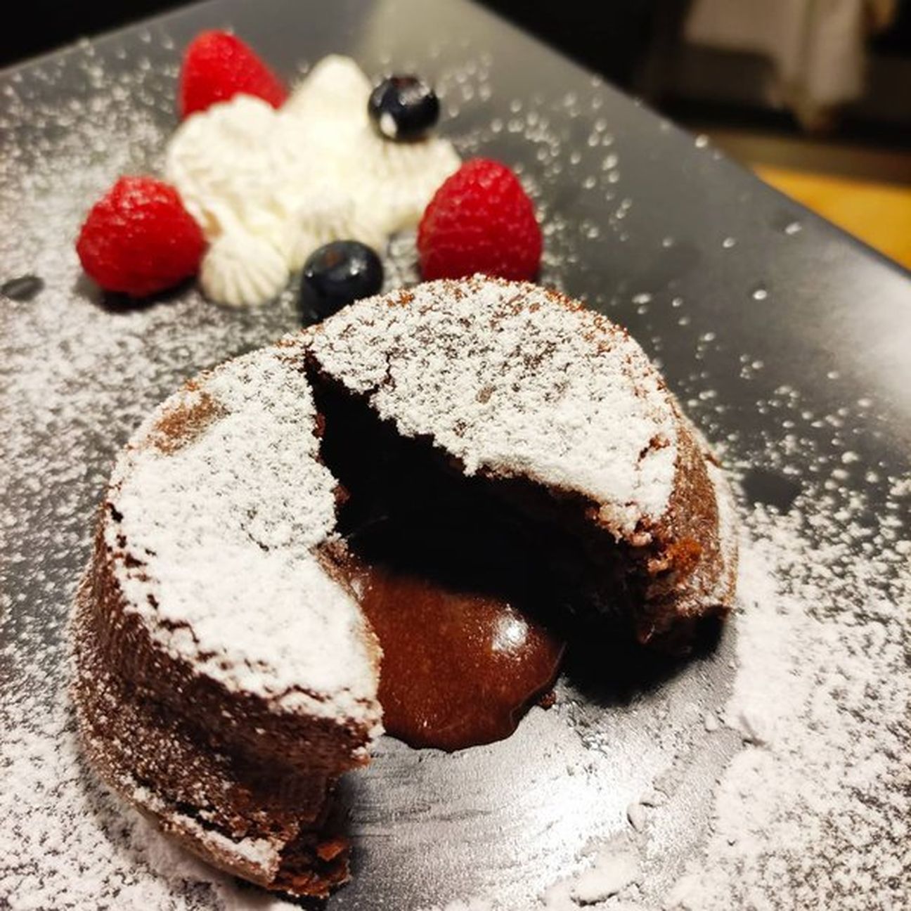 Tortino caldo con cuore al cioccolato fondente