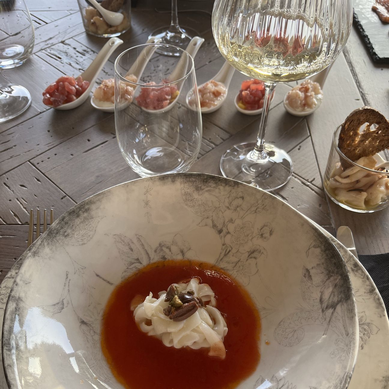 Tagliatelle di seppia alla puttanesca