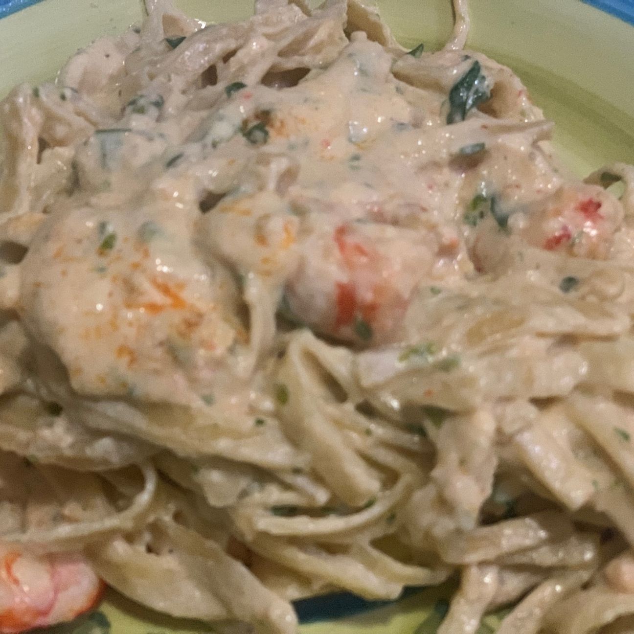 Fettuccine cremose ai gamberi