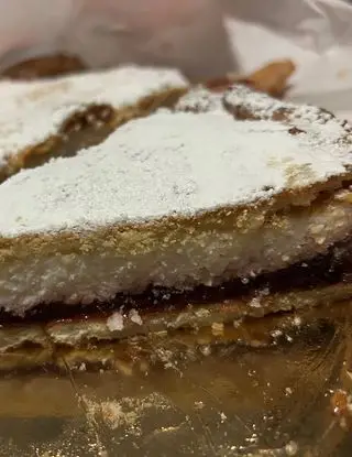 Ricetta Crostata con crema alla ricotta e marmellata di ciliegie di dolceeunposalato
