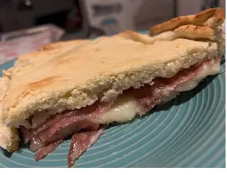 Ricetta FOCACCIA FURBA CON SALAME E MOZZARELLA di laura391