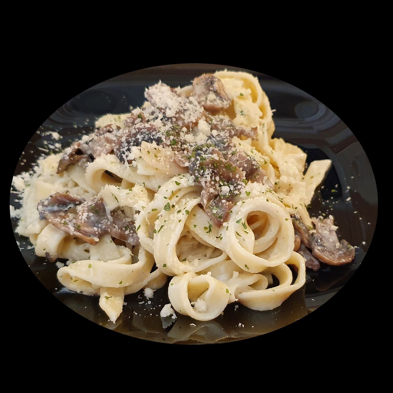 Tagliatelle panna e funghi