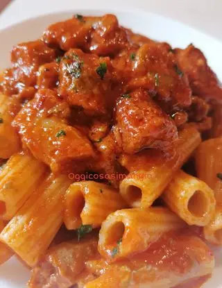 Ricetta Pasta al sugo di Salsiccia piccante e funghi di oggicosasimangia