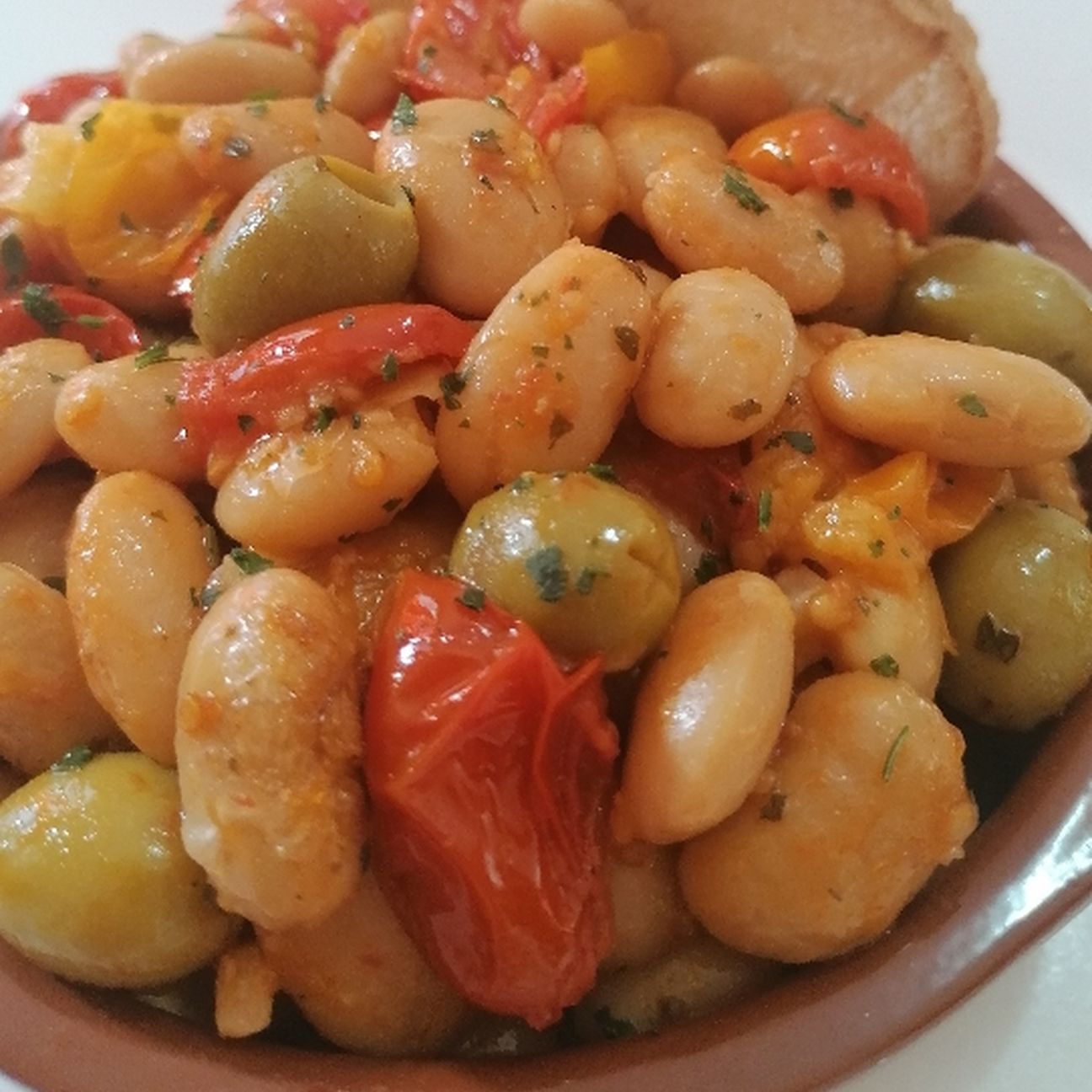 Fagioli con Pomodorini freschi e Olive
