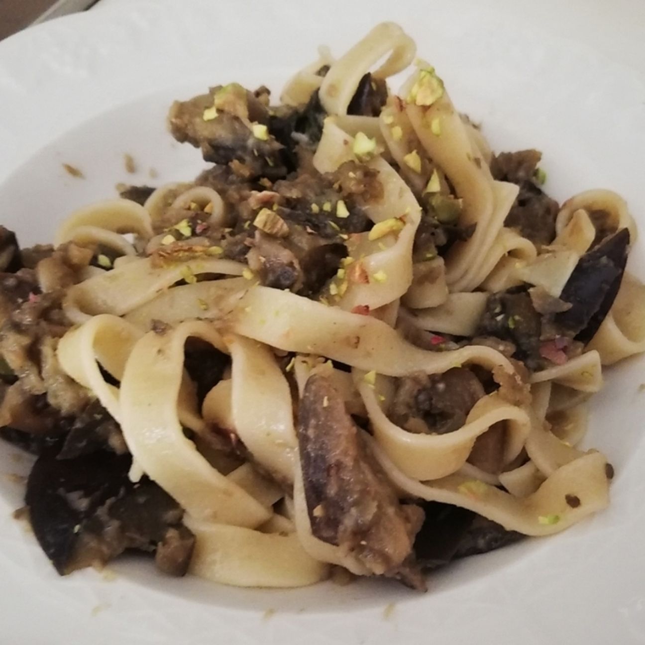 Tagliatelle melanzane e pistacchio