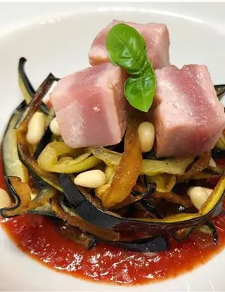 Ricetta “Spaghetti” di melanzane con tonno fresco e pinoli di unastellaincucina