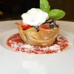 Ricetta Cestini di pasta fillo con melanzane, pomodori e stracciatella