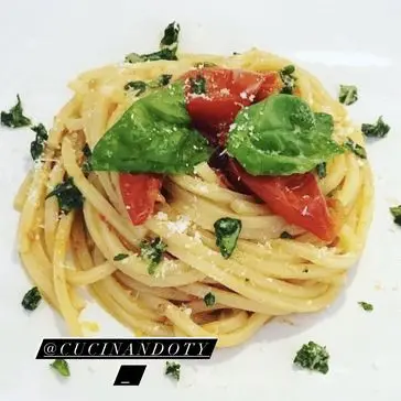 Ricetta Spaghetti al pomodoro fresco di titty83