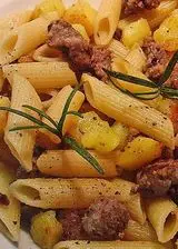 Ricetta Penne con patate e salsiccia