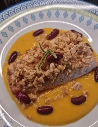 Ricetta Salmone, noci, vellutata di zucca e fagioli rossi! di imieiduepapaincucina