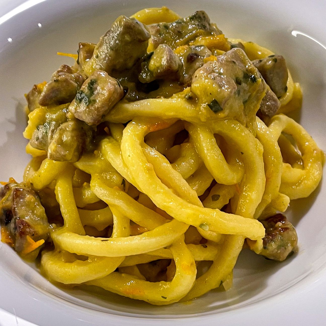 Troccoli con tonno e datterino giallo