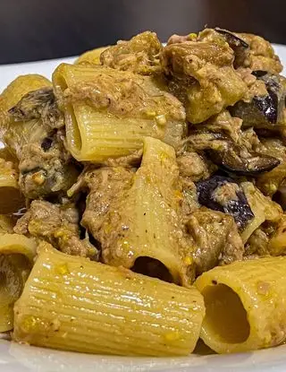 Ricetta Mezze maniche con pesto di pistacchi, melanzane e tonno di giannidinatale86