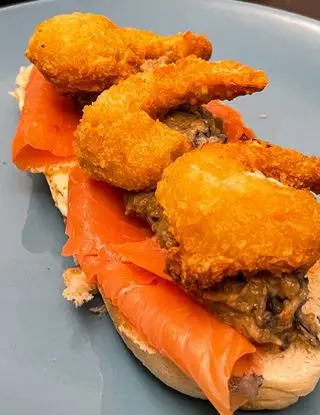 Ricetta Panino al latte con pesto di melanzane, salmone e mazzancolle di giannidinatale86