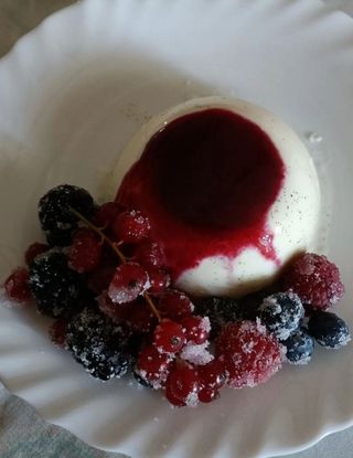 Panna cotta con frutti di bosco - Al.ta Cucina | Vargabuk_
