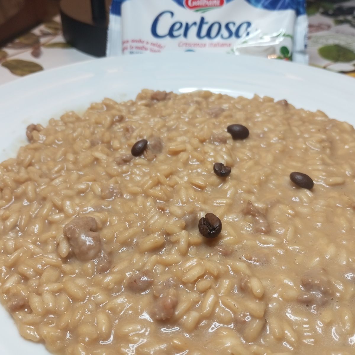 Risotto caffè pssta di salamella mantecato alla certosa