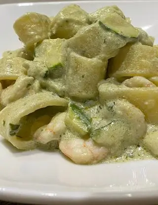 Ricetta Paccheti con crem di zucchina e gamberi di cucinaconamore