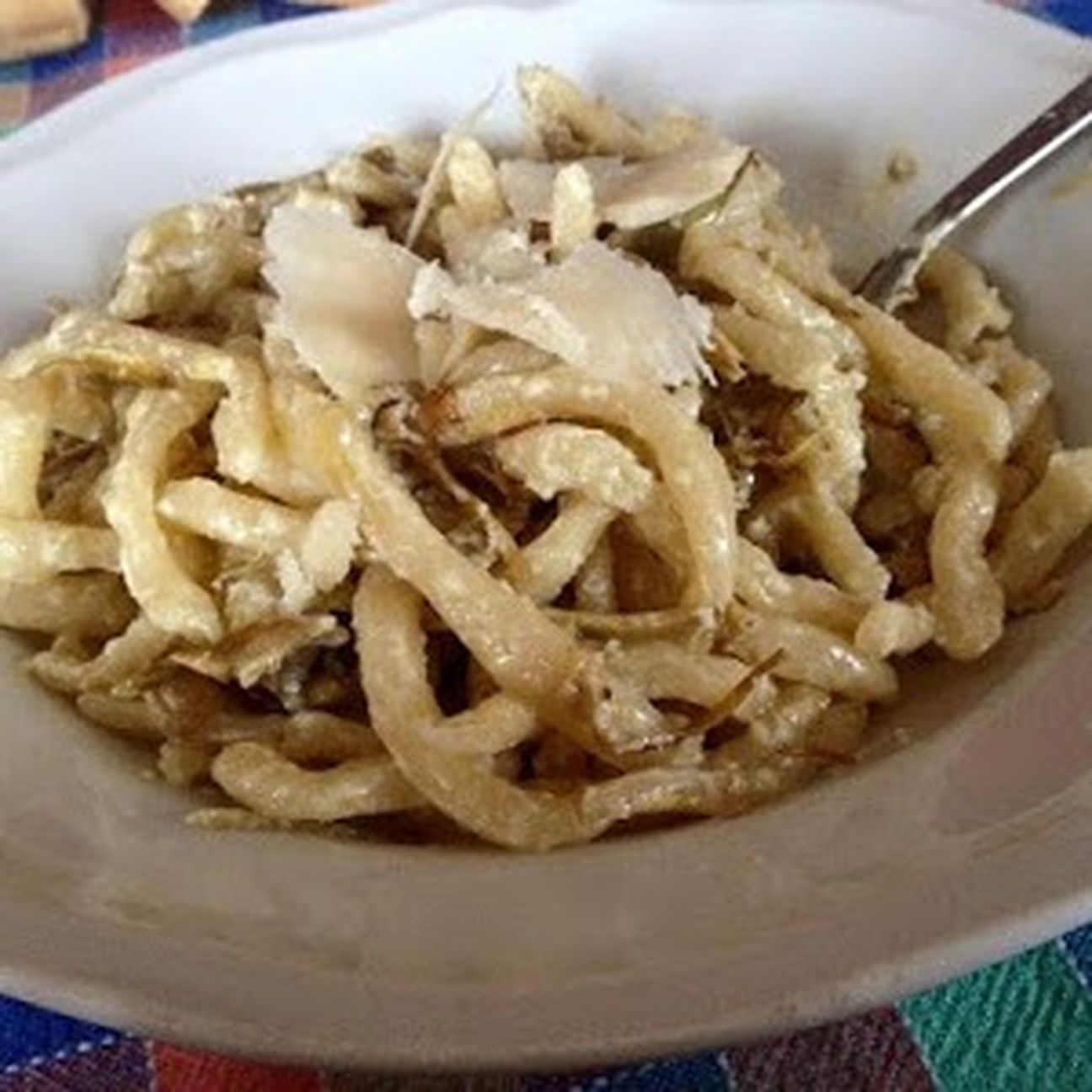 Pici con carciofi e crema pecorino di Pienza