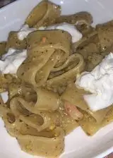 Ricetta Mezzi paccheri con pesto di pistacchio, gamberi, scampi e burrata