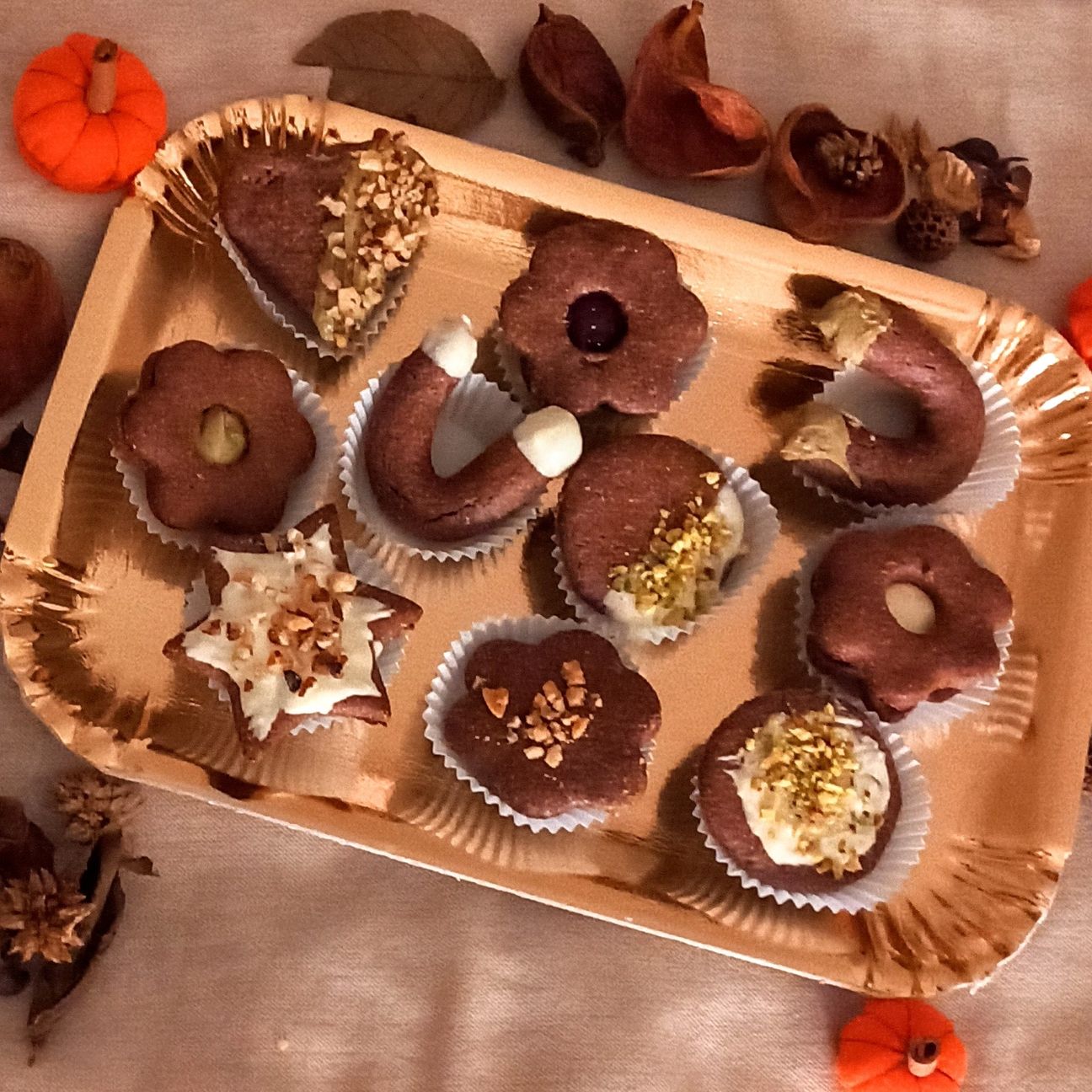 Biscotti al caco decorati