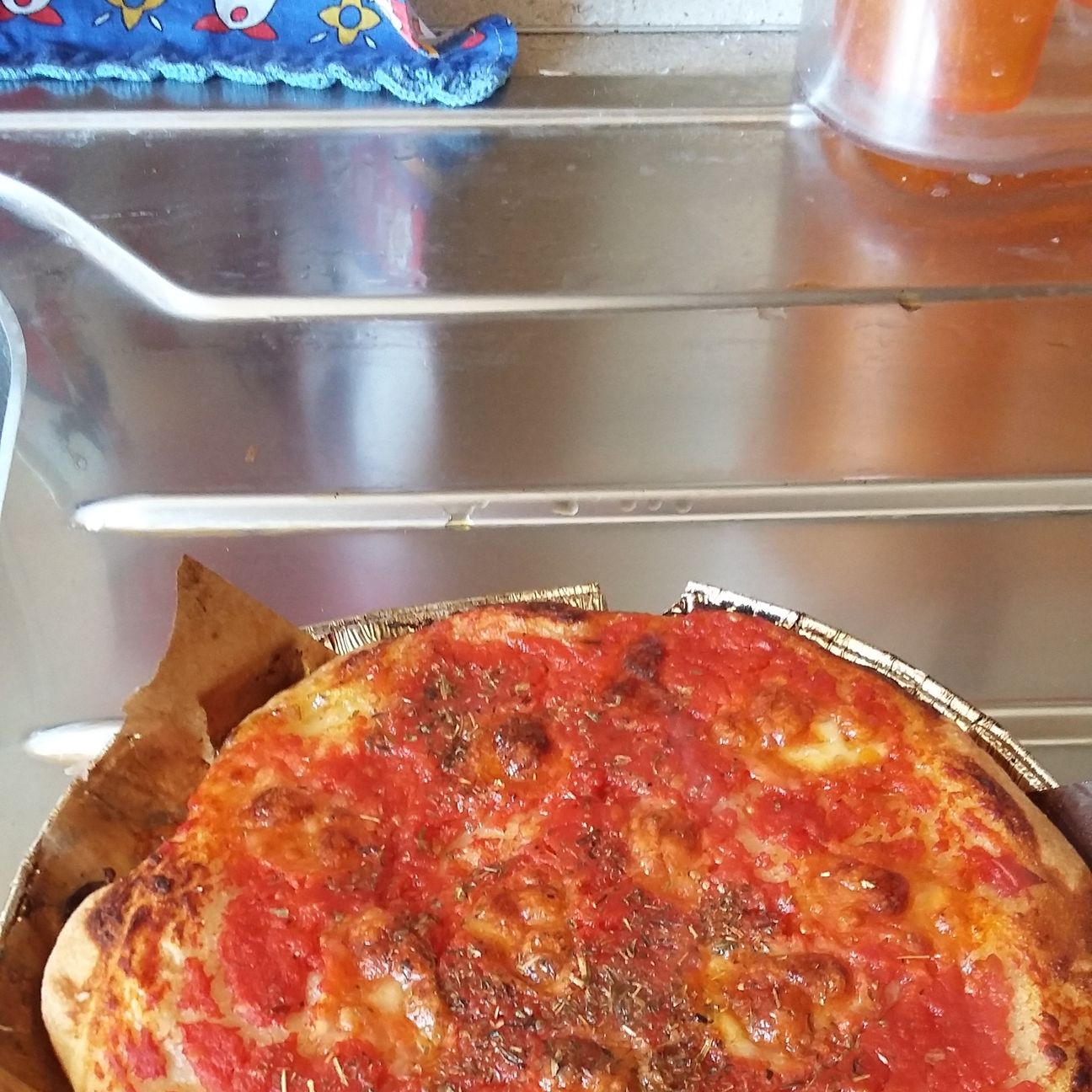 Pizza mozzarella e origano