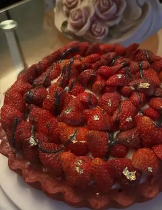 Ricetta CROSTATA MORBIDA CON CREMA AL LATTE E FRAGOLE 🍓 di sborlininina40